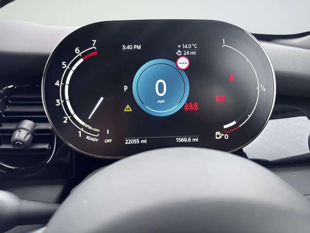 2023 MINI Hatch — image 9