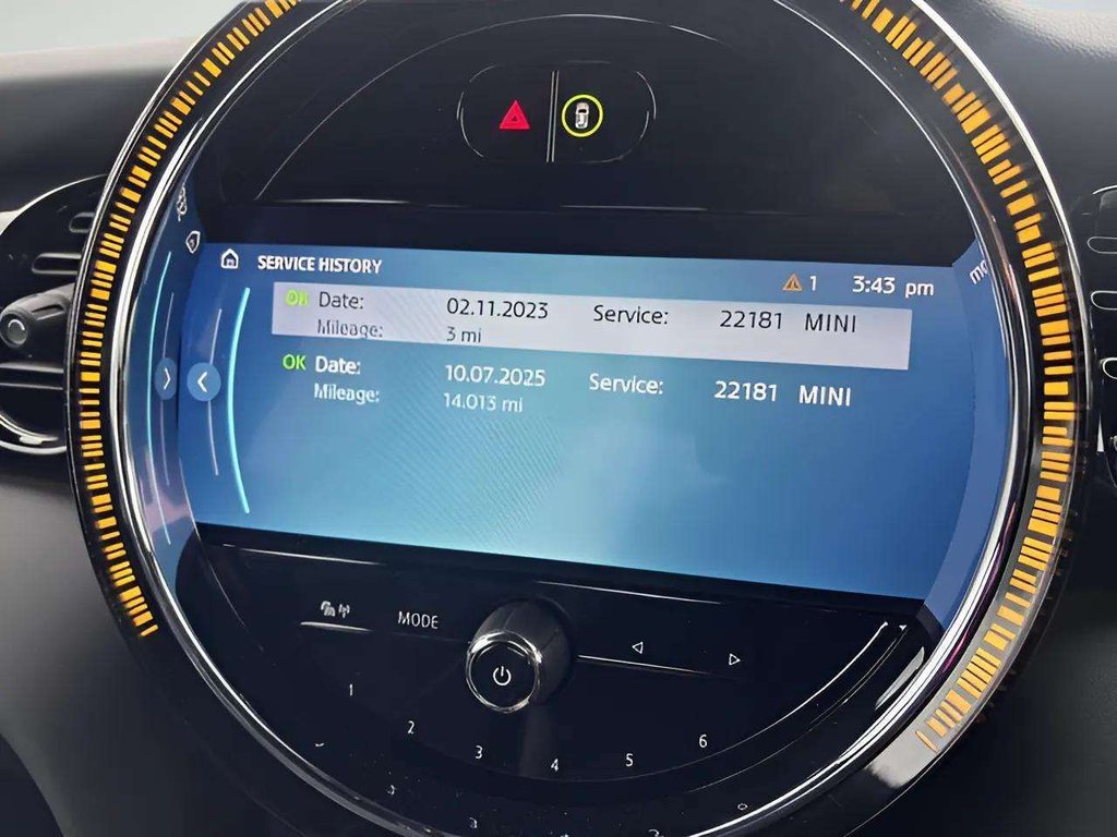 2023 MINI Hatch — image 13