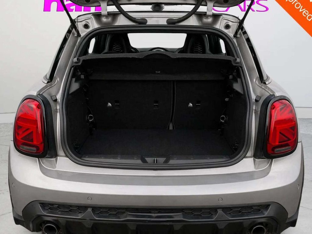 2023 MINI Hatch — image 5