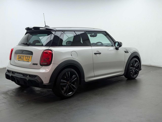 USED 2022 22 MINI HATCH 1.5 Cooper Sport 3dr CLICK & COLLECT/ HOME DELIVERY