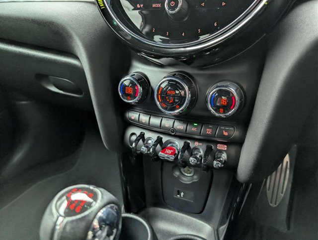 USED 2022 22 MINI HATCH 1.5 Cooper Sport 3dr CLICK & COLLECT/ HOME DELIVERY