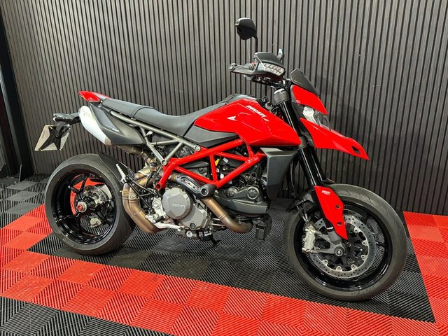 View our DUCATI HYPERMOTARD 950