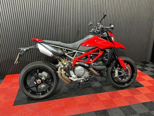 View our DUCATI HYPERMOTARD 950