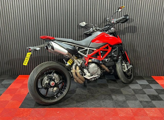 View our DUCATI HYPERMOTARD 950