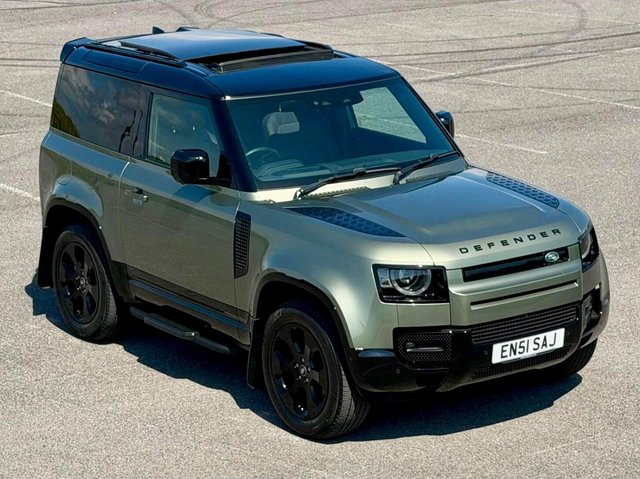 View our LAND ROVER DEFENDER 90