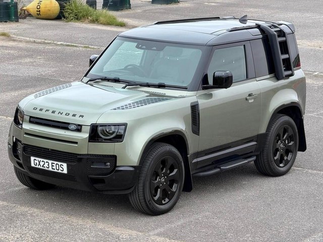 View our LAND ROVER DEFENDER 90