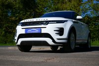 USED 2019 19 LAND ROVER RANGE ROVER EVOQUE 2.0 P250 MHEV R-Dynamic S SUV 5dr Petrol Auto 4WD Euro 6 (s/s) (249 ps) FUJI WHITE PAINTWORK + REAR CAMERA + HEATED SEATS + APPLE CARPLAY