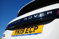 USED 2019 19 LAND ROVER RANGE ROVER EVOQUE 2.0 P250 MHEV R-Dynamic S SUV 5dr Petrol Auto 4WD Euro 6 (s/s) (249 ps) FUJI WHITE PAINTWORK + REAR CAMERA + HEATED SEATS + APPLE CARPLAY