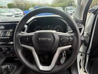 USED 2023 73 ISUZU D-MAX  DL20 DOUBLE CAB 4WD PICKUP 1.9TD 164PS *TOW PACK + TRUCKMAN TOP* One Company Owner, 41000 Miles, Balance Of Isuzu Warranty, Highly Rated Isuzu D- Max 4WD Pick Up With A Host Of Standard Features  & Additional Truckman Hard Top & Tow Pack!