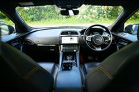USED 2019 69 JAGUAR F-PACE 2.0 P300 300 Sport SUV 5dr Petrol Auto AWD Euro 6 (s/s) (300 ps) SANTORINI BLACK METALLIC PAINTWORK + SUNROOF + WINTER PACK + APPLE CARPLAY
