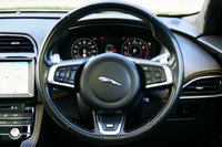 USED 2019 69 JAGUAR F-PACE 2.0 P300 300 Sport SUV 5dr Petrol Auto AWD Euro 6 (s/s) (300 ps) SANTORINI BLACK METALLIC PAINTWORK + SUNROOF + WINTER PACK + APPLE CARPLAY