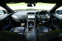 USED 2019 69 JAGUAR F-PACE 2.0 P300 300 Sport SUV 5dr Petrol Auto AWD Euro 6 (s/s) (300 ps) SANTORINI BLACK METALLIC PAINTWORK + SUNROOF + WINTER PACK + APPLE CARPLAY