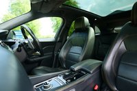 USED 2019 69 JAGUAR F-PACE 2.0 P300 300 Sport SUV 5dr Petrol Auto AWD Euro 6 (s/s) (300 ps) SANTORINI BLACK METALLIC PAINTWORK + SUNROOF + WINTER PACK + APPLE CARPLAY