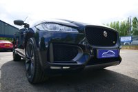 USED 2019 69 JAGUAR F-PACE 2.0 P300 300 Sport SUV 5dr Petrol Auto AWD Euro 6 (s/s) (300 ps) SANTORINI BLACK METALLIC PAINTWORK + SUNROOF + WINTER PACK + APPLE CARPLAY