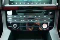USED 2020 20 JAGUAR F-PACE 2.0 D180 Chequered Flag SUV 5dr Diesel Auto AWD Euro 6 (s/s) (180 ps) EIGER GREY METALLIC PAINTWORK + PAN SUNROOF + WINTER PACK + APPLE CARPLAY