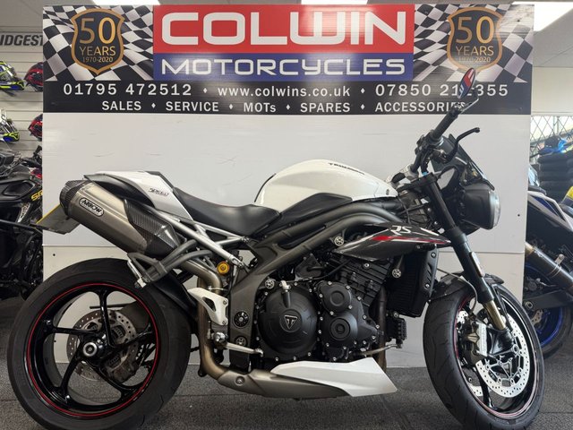 View our TRIUMPH SPEED TRIPLE 1050