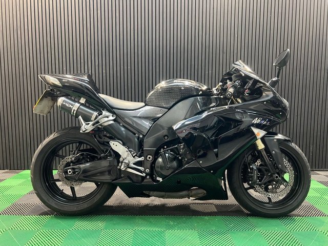 View our KAWASAKI NINJA ZX-10R