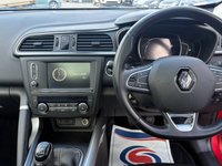 USED 2018 68 RENAULT KADJAR 1.3 TCe Signature S Nav SUV 5dr Petrol Manual Euro 6 (s/s) (140 ps) +AUTOTRADER TOP RATED SELLER ++