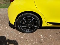 USED 2017 67 TOYOTA YARIS 1.5 VVT-h Yellow Bi-Tone Limited Edition Hatchback 5dr Petrol Hybrid E-CVT Euro 6 (s/s) (100 ps) 1 owner FSH Automatic HYBRID with low milege - Rear camera, DAB, Bluetooth