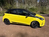USED 2017 67 TOYOTA YARIS 1.5 VVT-h Yellow Bi-Tone Limited Edition Hatchback 5dr Petrol Hybrid E-CVT Euro 6 (s/s) (100 ps) 1 owner FSH Automatic HYBRID with low milege - Rear camera, DAB, Bluetooth