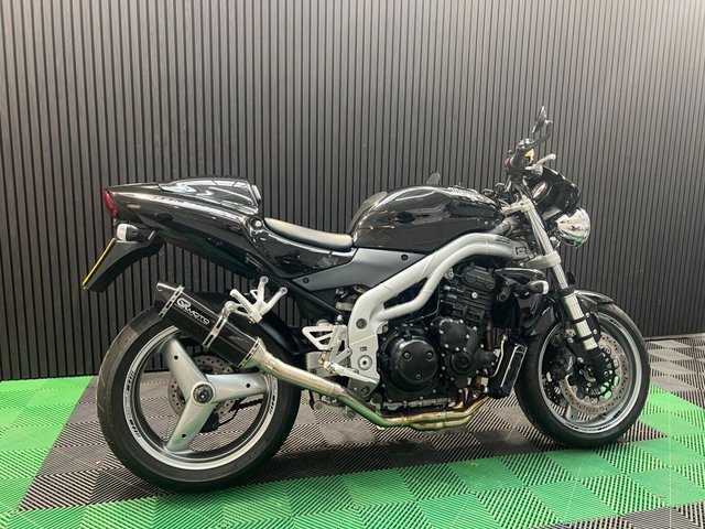 View our TRIUMPH Speed Triple 955
