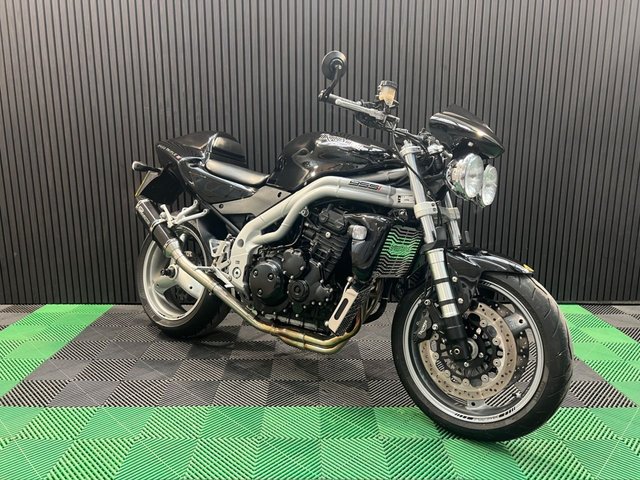 View our TRIUMPH Speed Triple 955