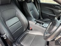 USED 2018 18 JAGUAR XE 2.0 XE R-Sport D Auto 4dr Sat Nav Heated Seats