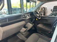 USED 2022 72 VOLKSWAGEN TRANSPORTER 2.0 TDI T32 Highline Kombi Double Cab 5dr Diesel Manual FWD SWB Euro 6 (s/s) (110 ps) 