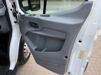 USED 2015 65 FORD TRANSIT 2.2 TDCi 350 Luton 2dr Diesel Manual RWD L5 H1 Euro 5 (DRW) (125 ps) LARGE BESPOKE BODY, 1 ONWER, FSH, 2 KEYS