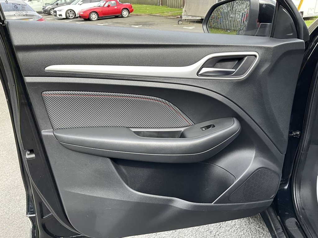 USED 2021 21 MG MG ZS 1.5 VTi-TECH Exclusive SUV 5dr Petrol Manual Euro 6 (s/s) (106 ps) Apple CarPlay, Sat Nav
