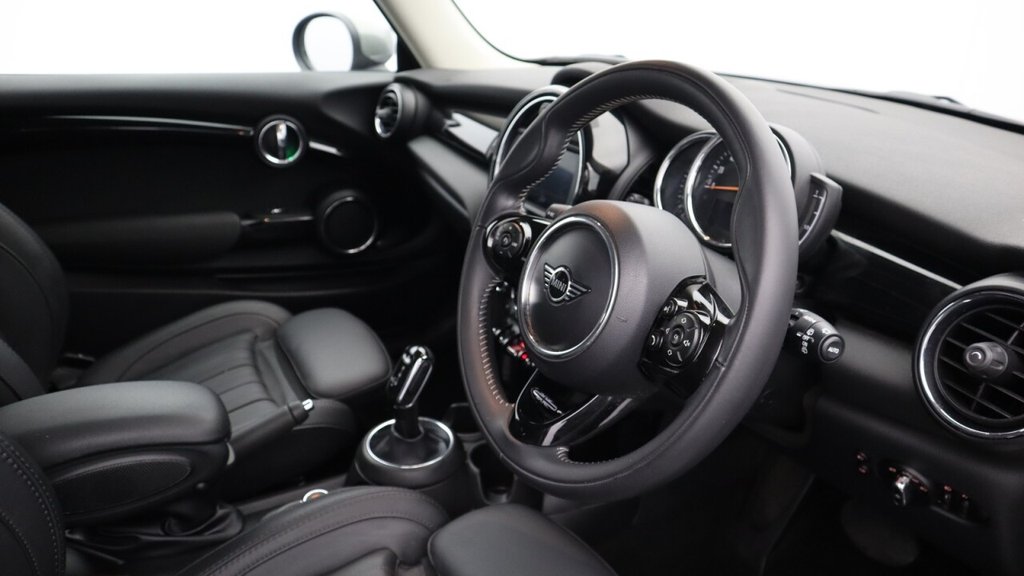 USED 2020 20 MINI HATCH 1.5 Cooper Exclusive Hatchback 3dr Petrol Steptronic Euro 6 (s/s) (136 ps) 