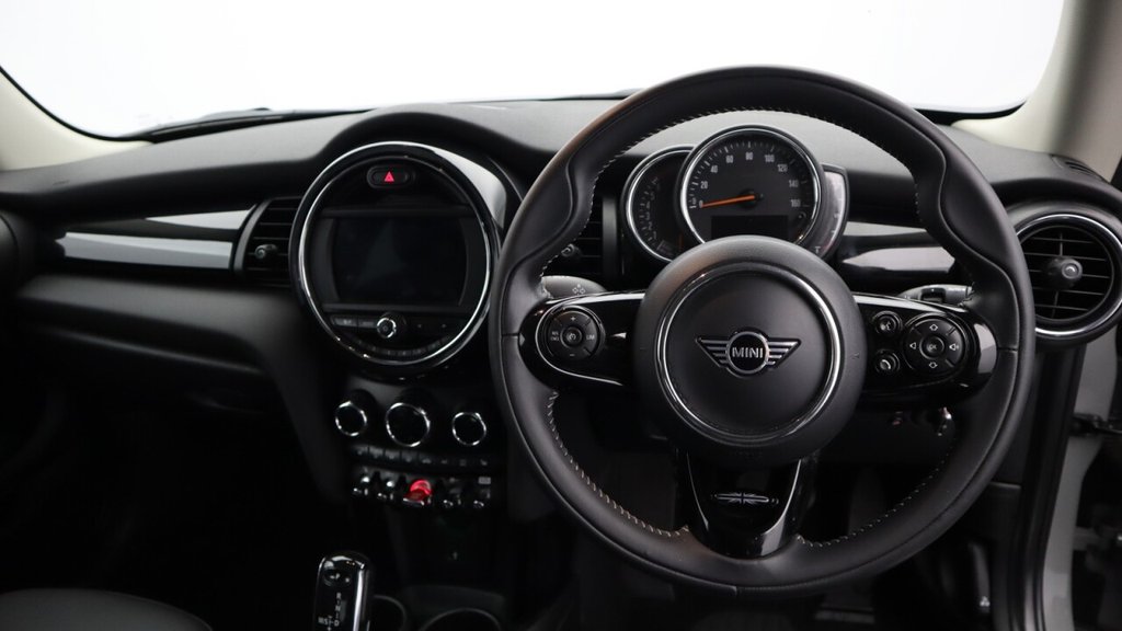 USED 2020 20 MINI HATCH 1.5 Cooper Exclusive Hatchback 3dr Petrol Steptronic Euro 6 (s/s) (136 ps) 