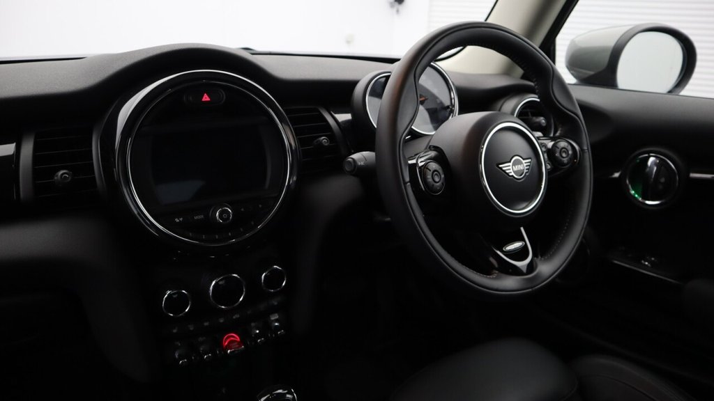 USED 2020 20 MINI HATCH 1.5 Cooper Exclusive Hatchback 3dr Petrol Steptronic Euro 6 (s/s) (136 ps) 