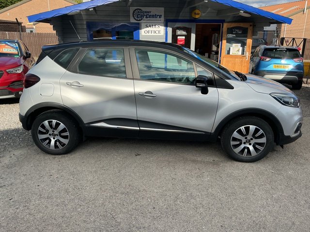 View our RENAULT CAPTUR
