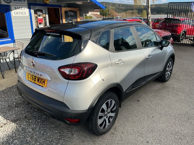 View our RENAULT CAPTUR