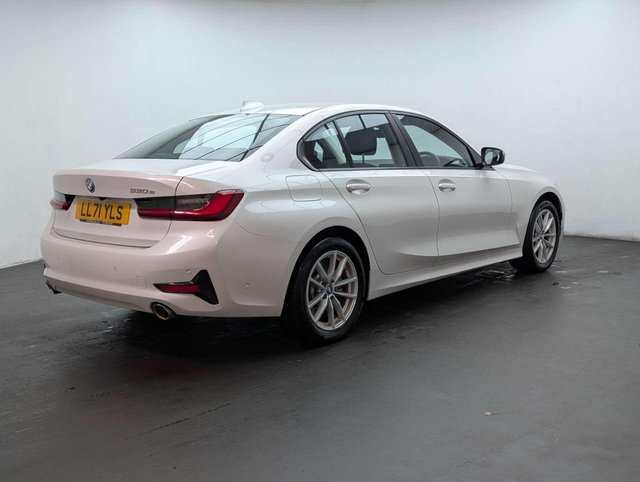USED 2021 71 BMW 3 SERIES 2.0 330e SE Professional Auto 4dr CLICK+COLLECT / HOME DELIVERY