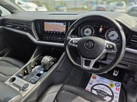 USED 2019 19 VOLKSWAGEN TOUAREG 3.0 TDI V6 R-Line SUV 5dr Diesel Tiptronic 4Motion Euro 6 (s/s) (286 ps) 