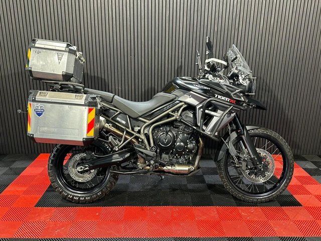 View our TRIUMPH TIGER 800