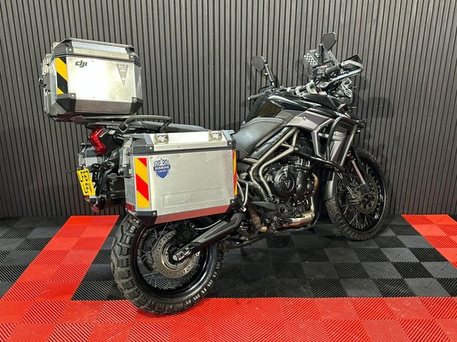 View our TRIUMPH TIGER 800