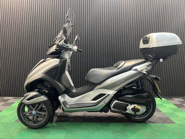View our PIAGGIO MP3 300