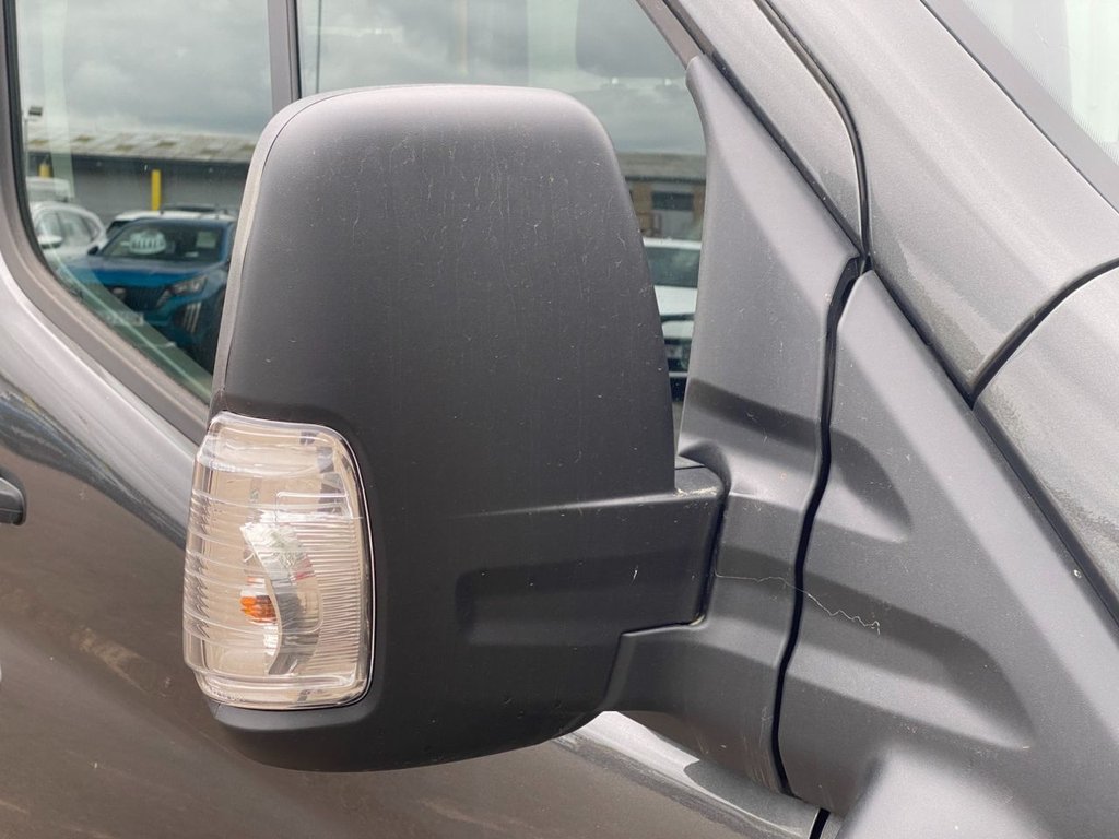 USED 2025 25 FORD TRANSIT 2.0 350 EcoBlue Limited Minibus Double Cab 5dr Diesel Manual RWD L2 H2 Euro 6 (s/s) (11 Seat) (165 ps) Minibus
