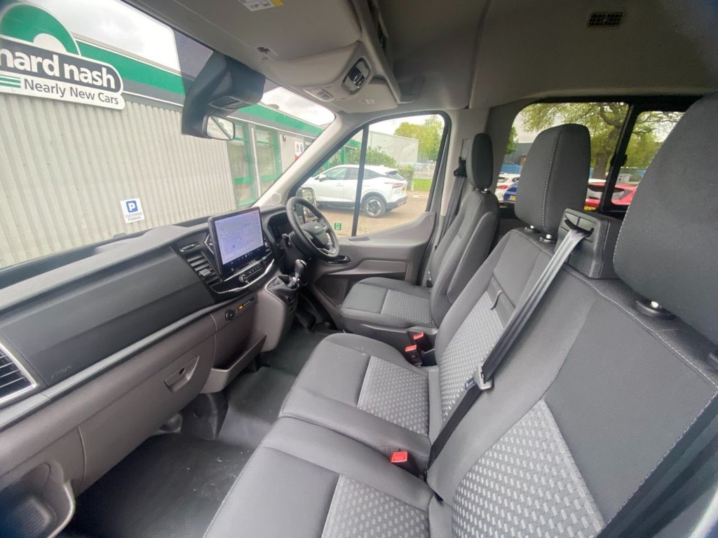 USED 2025 25 FORD TRANSIT 2.0 350 EcoBlue Limited Minibus Double Cab 5dr Diesel Manual RWD L2 H2 Euro 6 (s/s) (11 Seat) (165 ps) Minibus