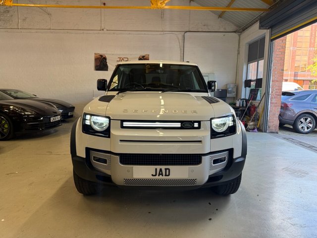 View our LAND ROVER DEFENDER 90