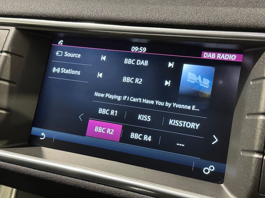 USED 2018 68 LAND ROVER RANGE ROVER EVOQUE 2.0 eD4 SE SUV 5dr Diesel Manual FWD Euro 6 (s/s) (150 ps) 