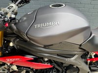 USED 2016 66 TRIUMPH SPEED TRIPLE 1050 1050 R Naked Petrol Manual X-ring Euro 4 (140 ps) CRACKING BIKE FOR THE MONEY