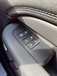 USED 2020 70 LAND ROVER DISCOVERY 3.0 SD V6 HSE SUV 5dr Diesel Auto 4WD Euro 6 (s/s) (306 ps) 