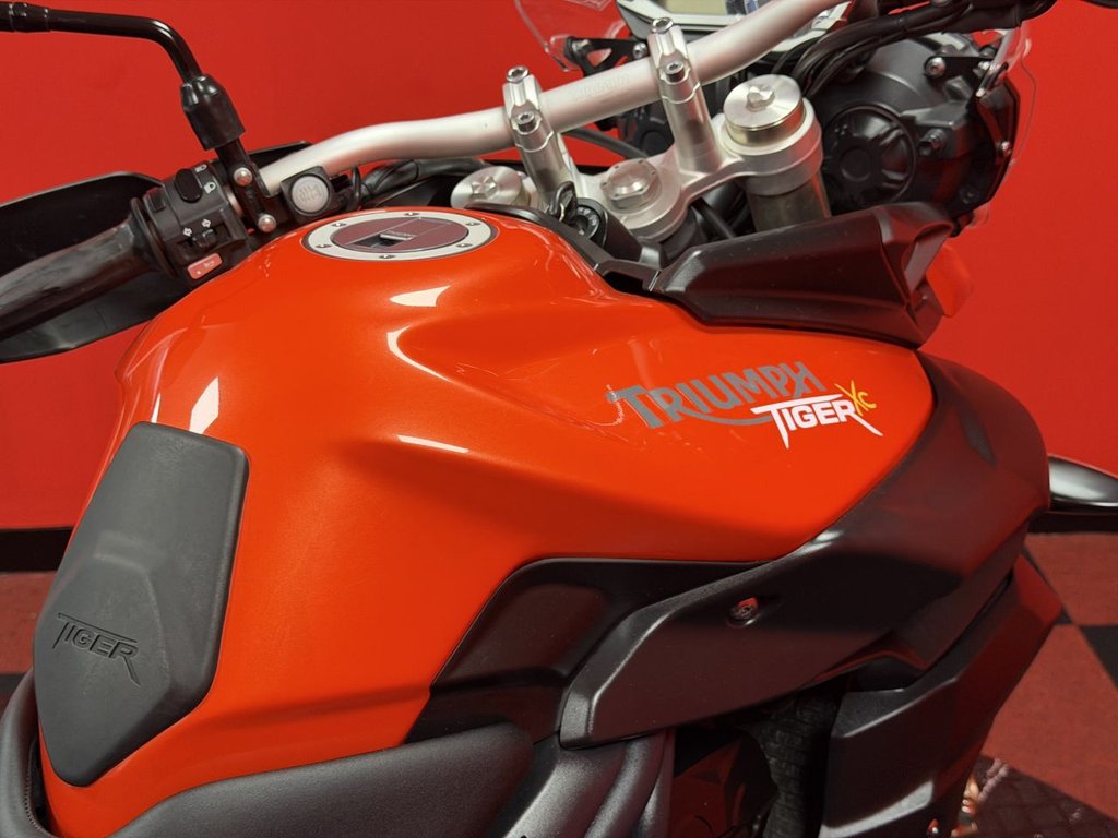 USED 2011 61 TRIUMPH TIGER 800 TRADE BIKES AT TRADE PRICES FULL TRIUMPH LUGGAGE