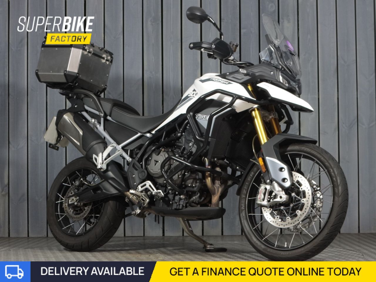 TRIUMPH TIGER 900