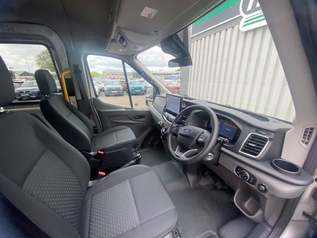 USED 2025 25 FORD TRANSIT 2.0 410 EcoBlue Limited Minibus Double Cab 5dr Diesel Manual RWD L3 H2 Euro 6 (s/s) (14 Seat) (165 ps) Minibus