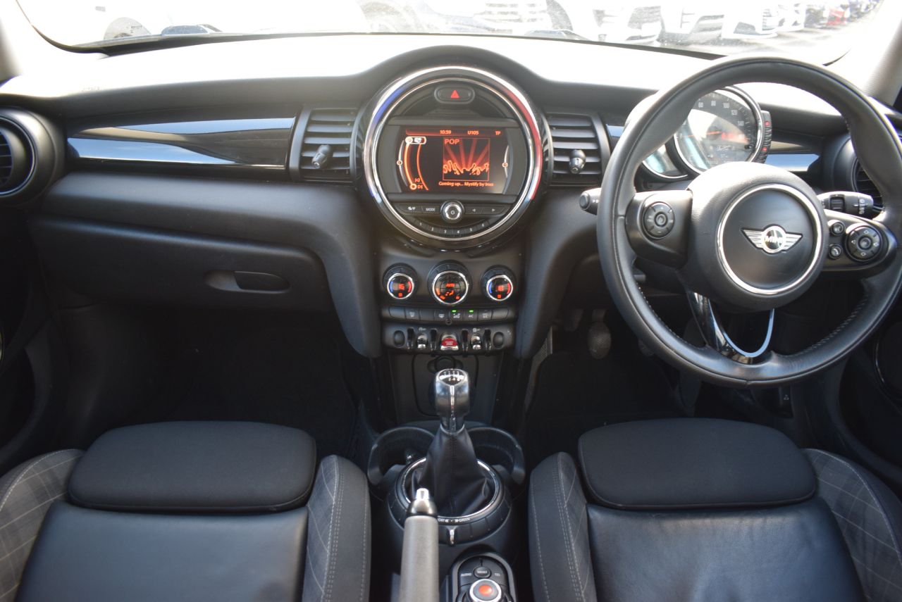 2015 MINI HATCH 1.5 Cooper Hatchback 5dr Petrol Manual Euro 6 (s/s) (136 ps) Just Serviced - vehicle photo 15 for sale on PureCar